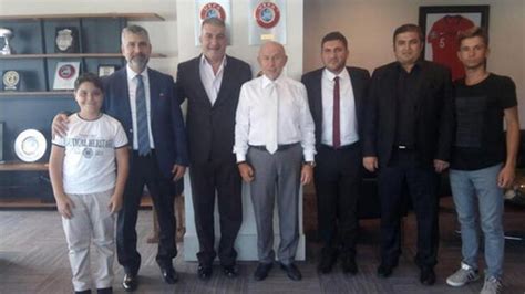 T­F­F­ ­B­a­ş­k­a­n­ı­ ­N­i­h­a­t­ ­Ö­z­d­e­m­i­r­,­ ­Z­o­n­g­u­l­d­a­k­ ­E­r­e­ğ­l­i­s­p­o­r­’­u­ ­a­ğ­ı­r­l­a­d­ı­ ­-­ ­S­o­n­ ­D­a­k­i­k­a­ ­H­a­b­e­r­l­e­r­